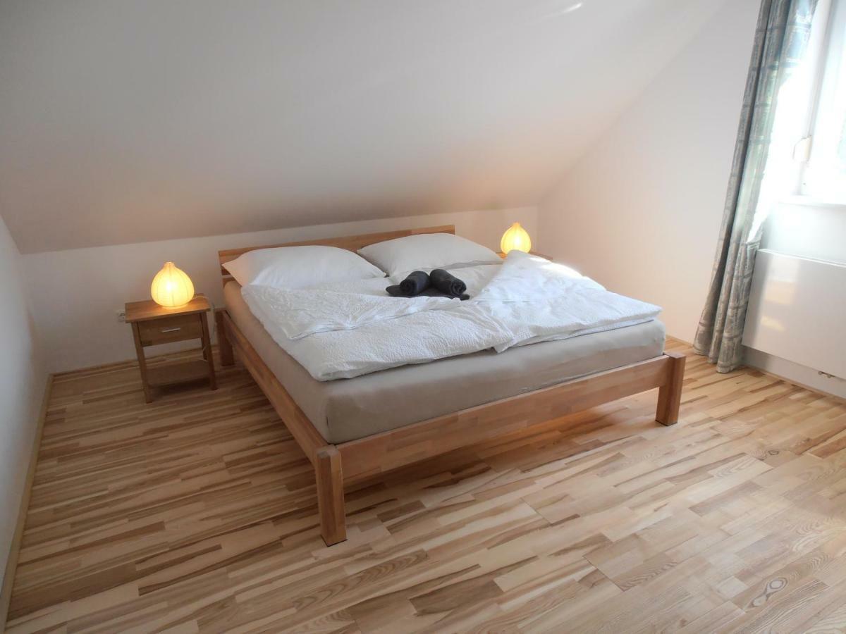 Ferienwohnung Am Kirchberg 约伊斯 外观 照片