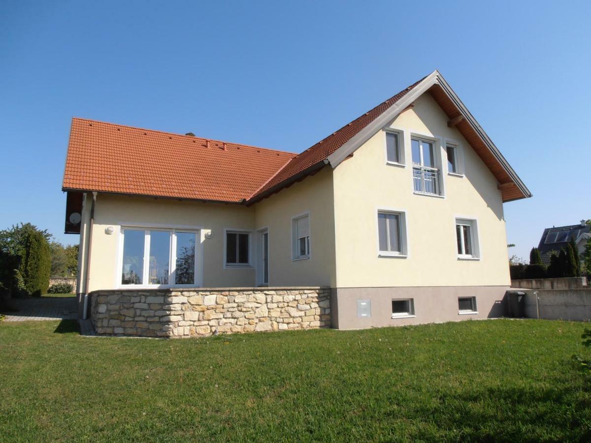 Ferienwohnung Am Kirchberg 约伊斯 外观 照片